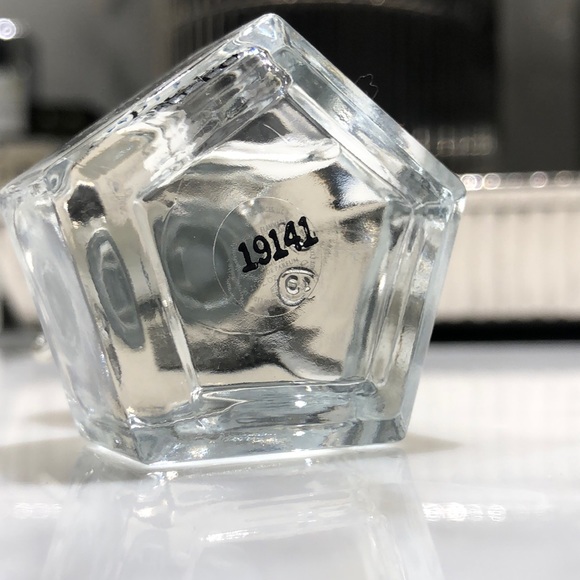 Vince Camuto “CAPRI” mini fragrance - Picture 2 of 3